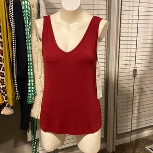 Cabi red Busy tank Med
